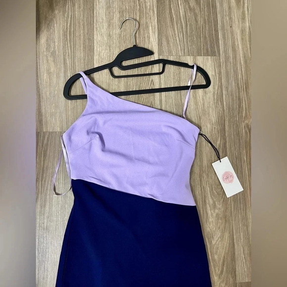 Crystal Sky Bodycon Summer Spring Graduation | Wedding Guest Dress Size: Small - Picture 2 of 8